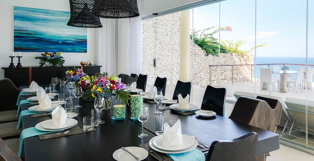 Grand Cliff Front Residence - Living room dinner table